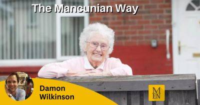 The Mancunian Way: The house with the red roses