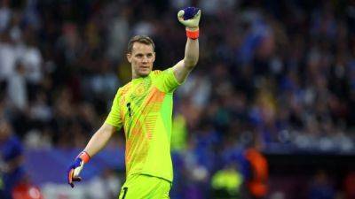 Criticism leaves Germany's Neuer cold ahead of Hungary game