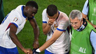 France's Kylian Mbappé suffers broken nose in France Euros debut - ESPN