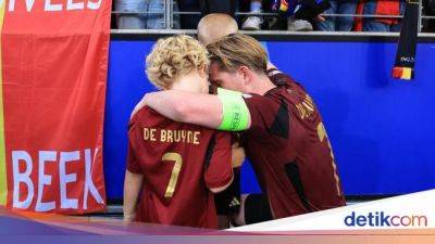 Momen Menyentuh Kevin De Bruyne Rangkul Anak-anaknya Usai Belgia Kalah