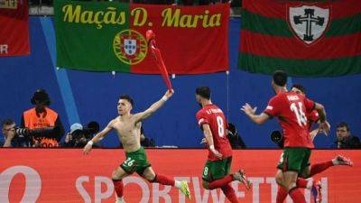 Conceicao to the rescue as Portugal snatch 2-1 win over Czechs