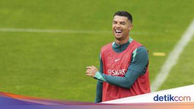 Cristiano Ronaldo - Cristiano Ronaldo Keceplosan Ngomong soal Pensiun? - sport.detik.com - Portugal - Saudi Arabia