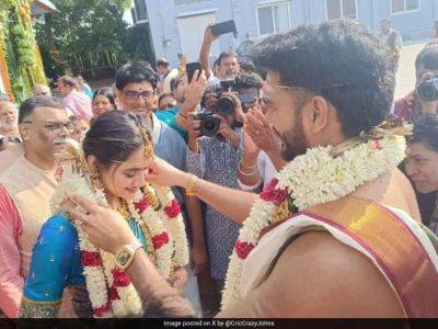 Venkatesh Iyer - Pics: KKR Star Venkatesh Iyer Gets Married To Shruti Raghunathan - sports.ndtv.com - India