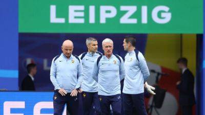 French are spared sight of Zidane door dent ahead of Dutch showdown