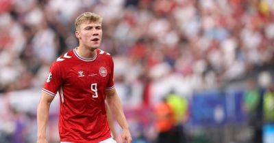 Man United star Rasmus Hojlund sends brilliant message to Kobbie Mainoo after Denmark vs England