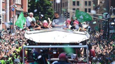 Boston salutes Celtics' record 18th NBA championship with parade - ESPN