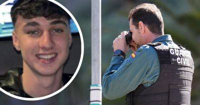 Investigator says he can uncover if Jay Slater's disappearance 'has third party involvement' as he offers help to mum