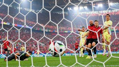 Torres goal enough for second-string Spain side