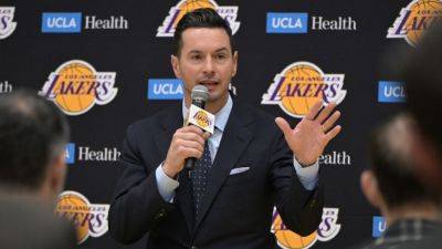 Lakers' JJ Redick says days as podcaster over, notes goal is title - ESPN