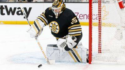 Boston Bruins deal goalie Linus Ullmark to Ottawa Senators - ESPN
