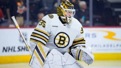 Senators acquire 2023 Vezina winner Linus Ullmark from Bruins for 1st-round pick, 2 players
