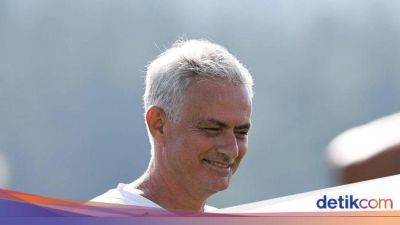 Jose Mourinho - Jose Mourinho Langsung Gas di Fenerbahce - sport.detik.com - Jersey
