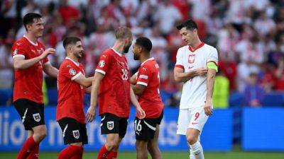 Austria, Netherlands each make three changes for Group D clash