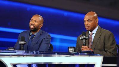 Charles Barkley - Kenny Smith says Charles Barkley 'never' told him he was retiring, questions why he didn't thank cohosts - foxnews.com - New York - Los Angeles - Jordan - county Palm Beach