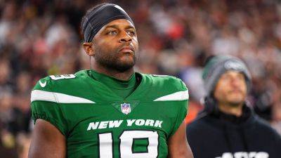Aaron Rodgers - Bay - Sarah Stier - Randall Cobb - NFL receiver Randall Cobb, family 'lucky to be alive' after escaping house fire started by Tesla charger - foxnews.com - New York - state Texas - state New Jersey - county Rutherford - Instagram
