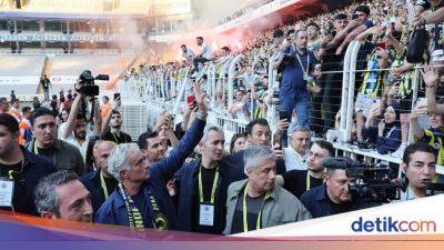 Jose Mourinho - Cinta Fans Fenerbahce untuk Mourinho - sport.detik.com - Portugal