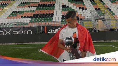 Jay Idzes Rayakan Promosi ke Serie A dengan Bendera Merah Putih