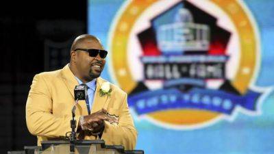 Hall of Famer, Cowboys legend Larry Allen dies at 52