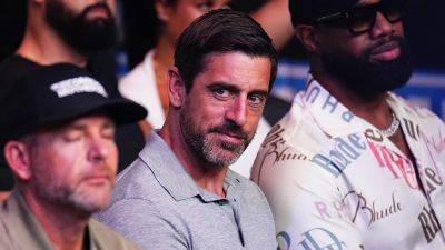 Aaron Rodgers makes appearance at UFC 303 amid Jets minicamp absence