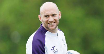 David Gray 'offered' next Hibs manager job as club legend gets dream chance