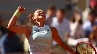 Elena Rybakina - Roland Garros - Martina Trevisan - Jasmine Paolini - Paolini upsets Rybakina to reach French Open semis - channelnewsasia.com - Russia - France - Italy - Belarus