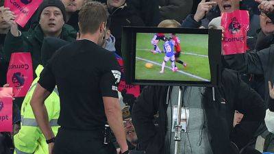 Wolves lose bid to scrap VAR in Premier League 19 votes to 1 - ESPN