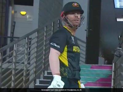 David Warner - Marcus Stoinis - Confused David Warner Enters Wrong Dressing Room, Leaves Commentators In Splits - sports.ndtv.com - Australia - Oman - Barbados - county Mitchell