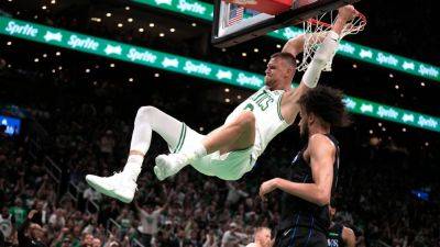 Kristaps Porzingis - Jaylen Brown - Kristaps Porzingis' return sparks Celtics in Game 1 of NBA Finals - ESPN - espn.com - state Indiana - county Dallas - county Maverick