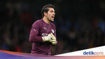 Man City Perpanjang Kontrak Stefan Ortega