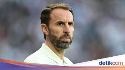 Inggris Disoraki Suporter, Southgate Maklum