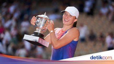 Iga Swiatek - Roland Garros - Justine Henin - Jasmine Paolini - Philippe Chatrier - Iga Swiatek Juara French Open 2024 - sport.detik.com - France - Usa