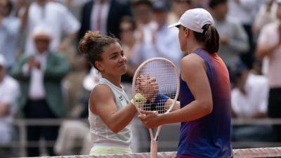 Elena Rybakina - Iga Swiatek - Roland Garros - Jasmine Paolini - Philippe Chatrier - Paolini happy despite brutal French Open defeat - channelnewsasia.com - France - Italy