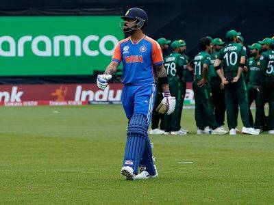 India vs Pakistan: Virat Kohli Throws Wicket Away. Anushka Sharma's Reaction Goes Viral - Watch