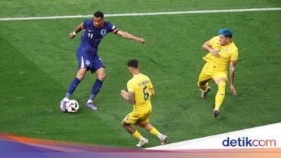 Virgil Van-Dijk - Denzel Dumfries - Steven Bergwijn - Nathan Ake - Cody Gakpo - Stefan De-Vrij - Radu Dragusin - Babak Pertama - Bart Verbruggen - Nicolae Stanciu - Rumania Vs Belanda: Gakpo Bawa Oranje Unggul di Babak Pertama - sport.detik.com