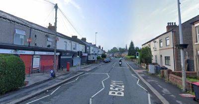 Member of the public hurt after armed robbers burst into Post Office - manchestereveningnews.co.uk