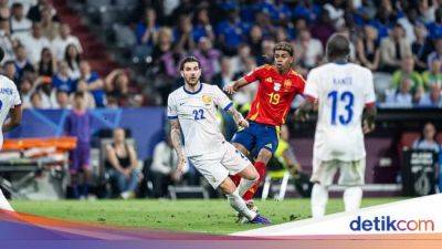 Didier Deschamps - Les Bleus - Dani Olmo - Randal Kolo Muani - Roja La-Furia - Timnas Prancis - Piala Eropa - Didier Deschamps Sebut Lamine Yamal Hoki - sport.detik.com