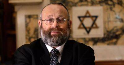 Police launch investigation into 'anti-Semitic abuse' of Rabbi at mosque - manchestereveningnews.co.uk - county Centre