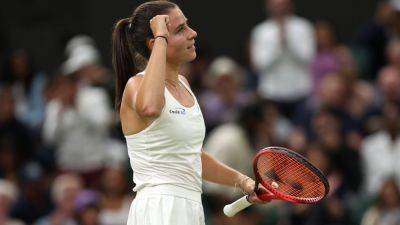 Naomi Osaka - Elena Rybakina - Iga Swiatek - Venus Williams - Jasmine Paolini - Emma Navarro - Emma Navarro stuns Coco Gauff at Wimbledon, reaches quarterfinals - ESPN - espn.com - France - Usa - Australia - county Williams - state South Carolina
