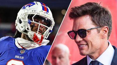 Tom Brady - Odell Beckham-Junior - Bills’ Damar Hamlin picks off Tom Brady in friendly beach game ahead of star-studded Fourth of July party - foxnews.com - state New York - county Perry - state Massachusets - county Hampton - county Park