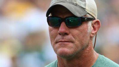 Brett Favre - Shannon Sharpe - Brett Favre looks to revive defamation suit vs. Shannon Sharpe - ESPN - espn.com - state Mississippi