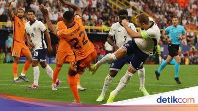 Harry Kane - Denzel Dumfries - Timnas Inggris - Menyoal Penalti 'Kontroversial' Inggris Saat Singkirkan Belanda - sport.detik.com