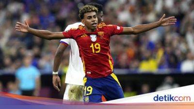 Dani Olmo - Adrien Rabiot - Mike Maignan - Randal Kolo Muani - Roja La-Furia - Timnas Prancis - Balasan Lamine Yamal Atas Kelakar Rabiot - sport.detik.com