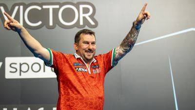 Jonny Clayton - James Wade - Jonny Clayton claims PDC title in Milton Keynes - rte.ie