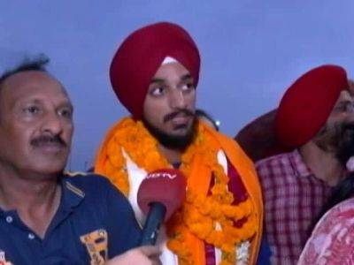 Arshdeep Singh Gets Heartwarming Welcome From Fans In Chandigarh - sports.ndtv.com - India