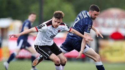 Dundalk sell defender Davies to Carlisle United