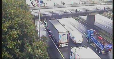 M62 LIVE traffic updates as motorway fully SHUT after serious crash - manchestereveningnews.co.uk