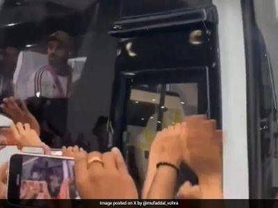 Watch: Virat Kohli's Stunned Reaction To See Jaw-Dropping Number Of People At Airport