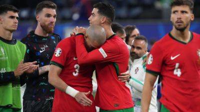 Martínez: Cristiano Ronaldo yet to decide Portugal future - ESPN