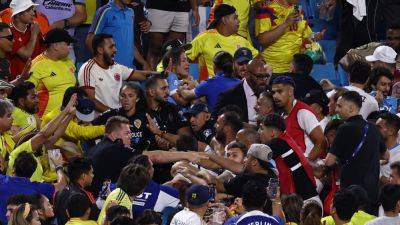 Darwin Núñez - Jefferson Lerma - Darwin Núñez, Uruguay players jump in stands after Copa loss - ESPN - espn.com - Colombia - Usa - Argentina - Canada - state North Carolina - Uruguay