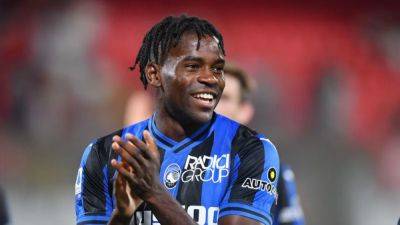Leicester sign Italian defender Okoli from Atalanta